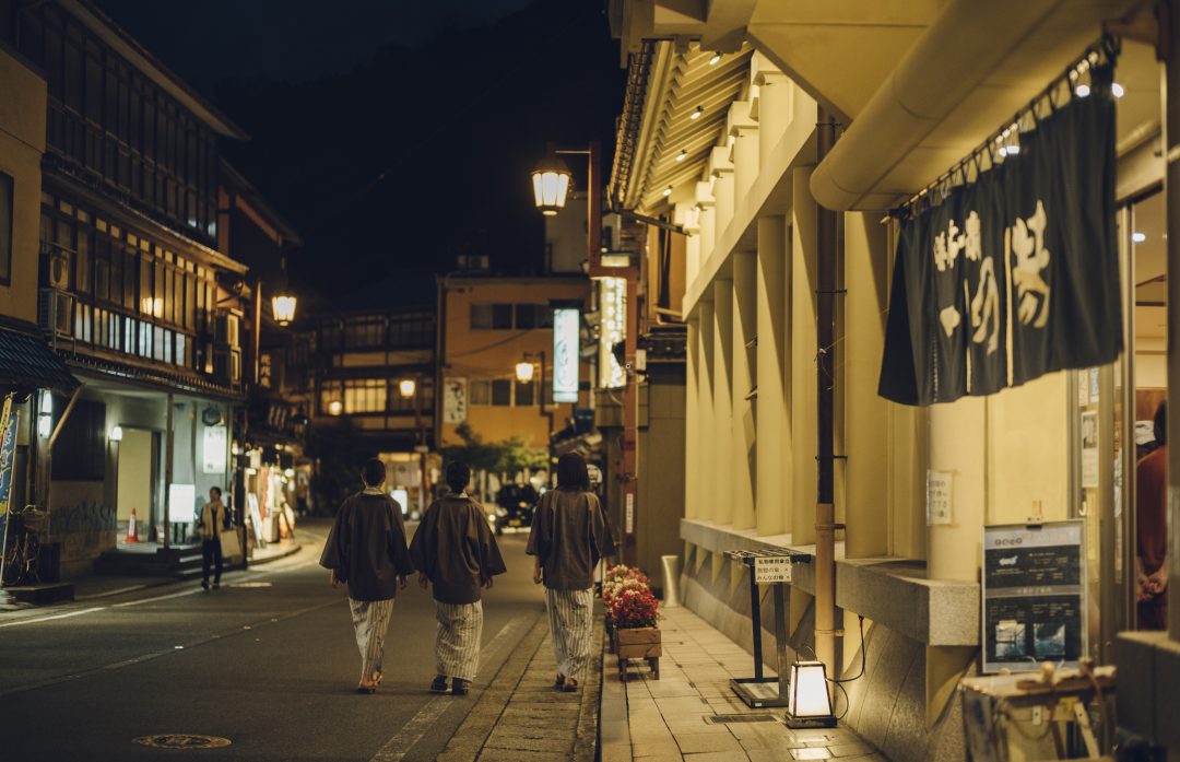 千年のときが息づく温泉街の写真